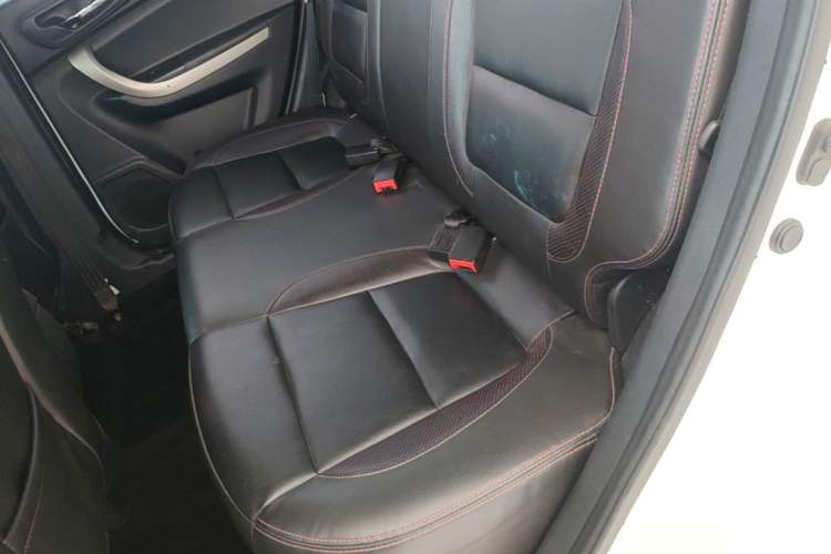 Used CHANGAN CS35 2014 1.6L Automatic Luxury Navigation Version China V Standard Left Rear Seat