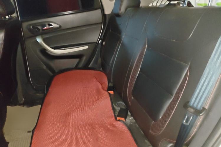 Used CHANGAN CS35 2014 1.6L Automatic Luxury Model China IV Standard Left Rear Seat