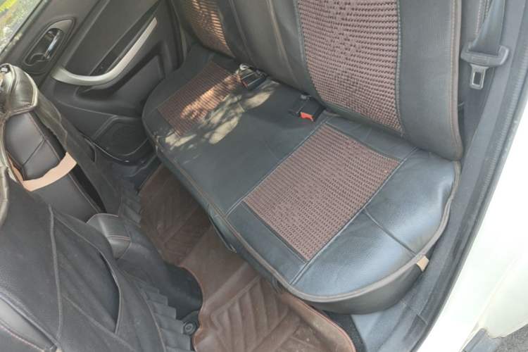 Used CHANGAN CS35 2014 1.6L Automatic Luxury Model China IV Standard Left Rear Seat