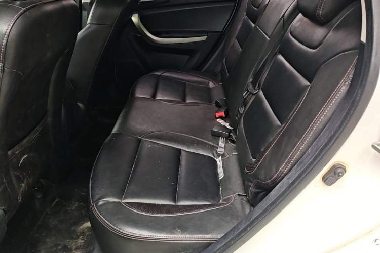 Used CHANGAN CS35 2014 1.6L Manual Luxury Model China IV Standard Left Rear Seat