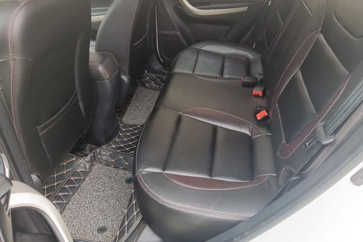Used CHANGAN CS35 2014 1.6L Automatic Luxury Model China IV Standard Left Rear Seat