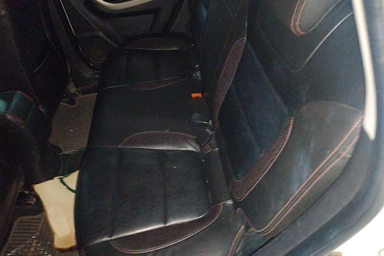 Used CHANGAN CS35 2014 1.6L Automatic Luxury Model China IV Standard Left Rear Seat
