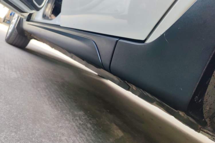 Used CHANGAN CS35 2014 1.6L Automatic Luxury Model China IV Standard Left Side Sill