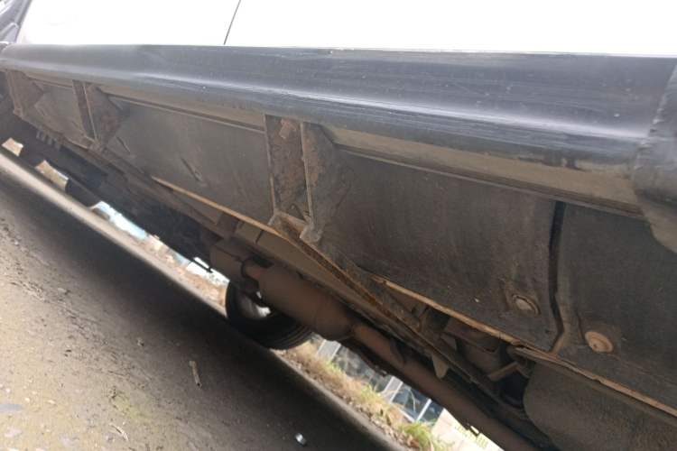 Used CHANGAN CS35 2014 1.6L Automatic Luxury Model China IV Standard Left Side Sill