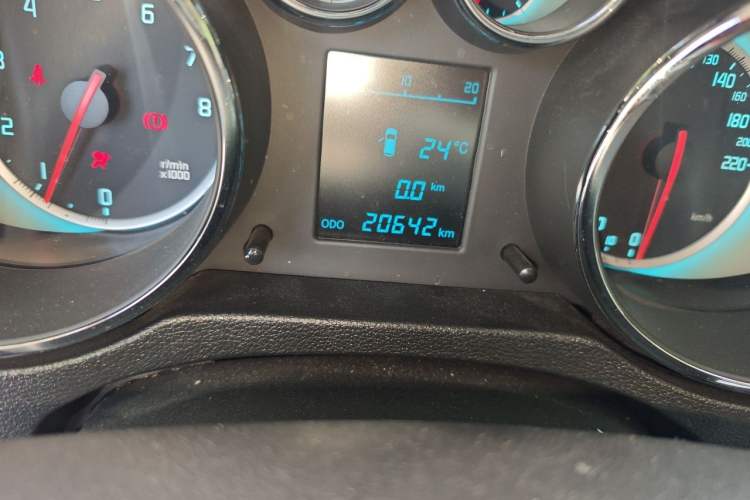 Used CHANGAN CS35 2014 1.6L Manual Luxury Model China IV Standard Odometer Close Up
