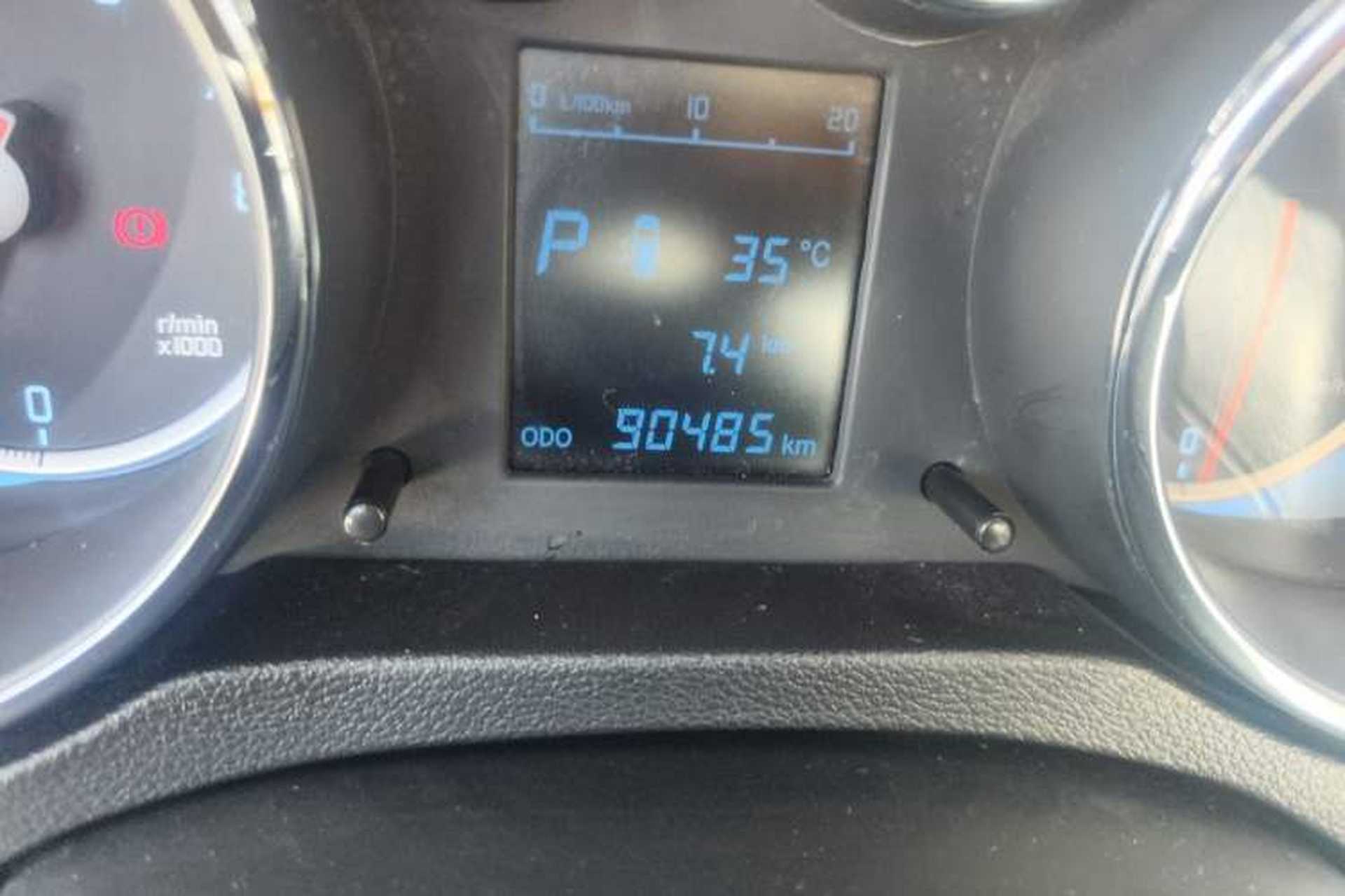 Used CHANGAN CS35 2014 1.6L Automatic Luxury Model China V Standard Odometer Close Up