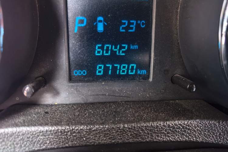 Used CHANGAN CS35 2014 1.6L Automatic Luxury Model China IV Standard Odometer Close Up