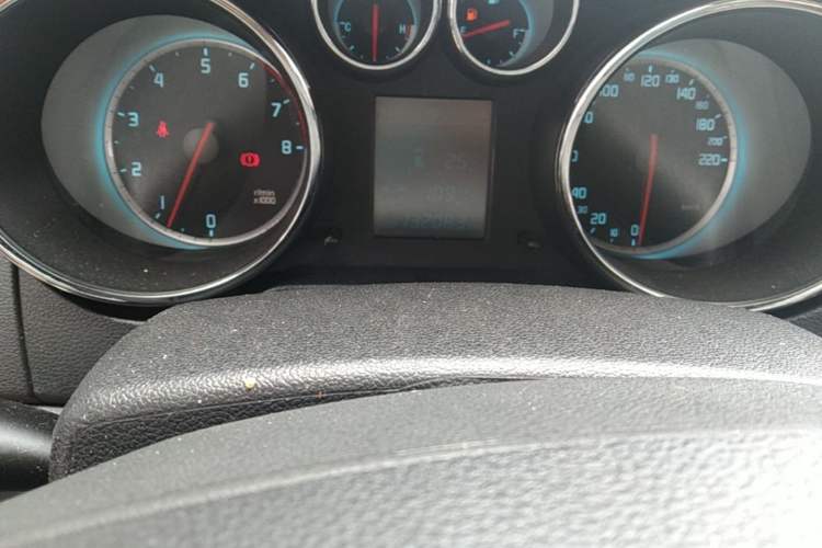 Used CHANGAN CS35 2014 1.6L Manual Luxury Navigation Model China IV Standard Odometer Close Up
