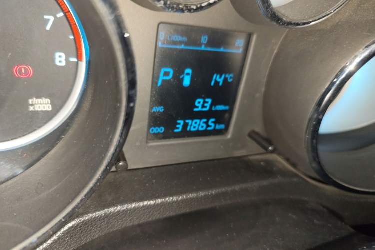 Used CHANGAN CS35 2014 1.6L Automatic Luxury Model China IV Standard Odometer Close Up