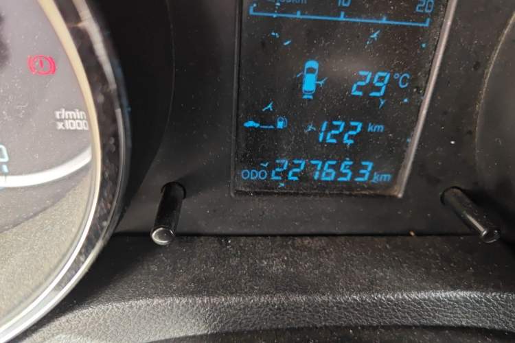 Used CHANGAN CS35 2014 1.6L Manual Luxury Model China IV Standard Odometer Close Up
