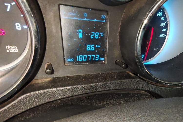 Used CHANGAN CS35 2014 1.6L Manual Luxury Model China IV Standard Odometer Close Up