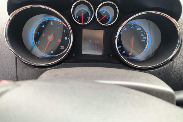 Used CHANGAN CS35 2014 1.6L Manual Luxury Model China IV Standard Odometer Close Up