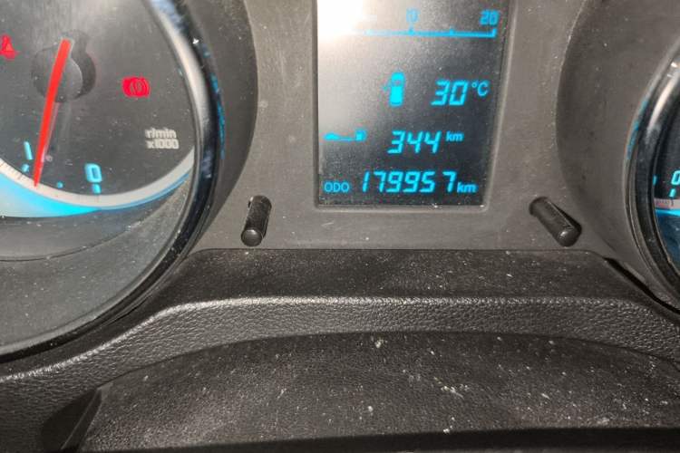 Used CHANGAN CS35 2014 1.6L Manual Luxury Model China IV Standard Odometer Close Up