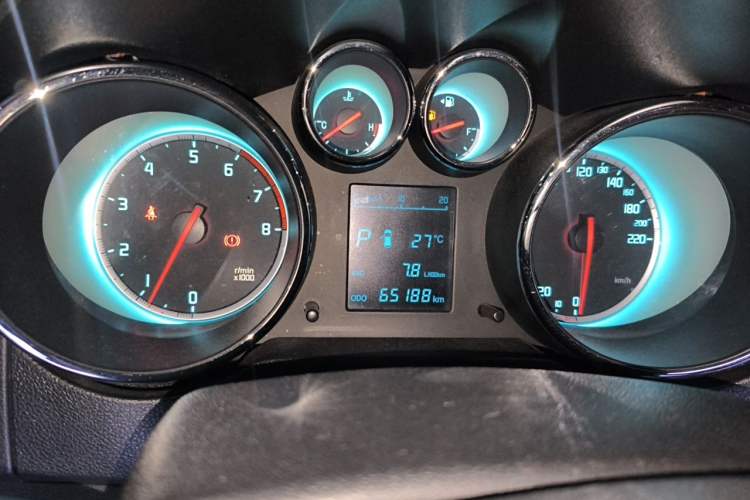 Used CHANGAN CS35 2014 1.6L Automatic Luxury Navigation Model China IV Standard Odometer Close Up