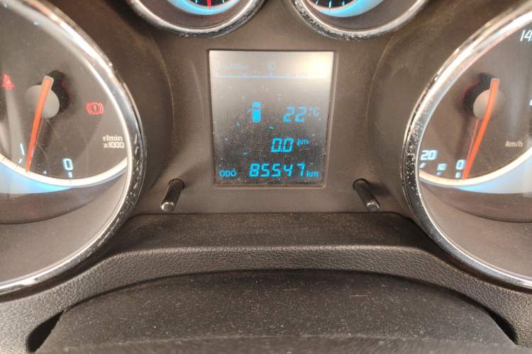 Used CHANGAN CS35 2014 1.6L Manual Luxury Model China IV Standard Odometer Close Up