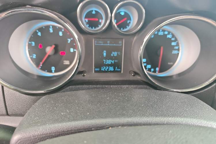 Used CHANGAN CS35 2014 1.6L Manual Luxury Model China IV Standard Odometer Close Up