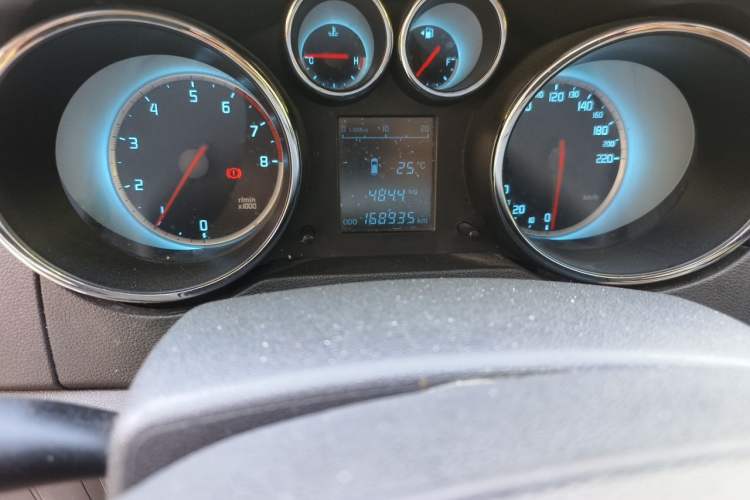 Used CHANGAN CS35 2014 1.6L Manual Luxury Model China IV Standard Odometer Close Up