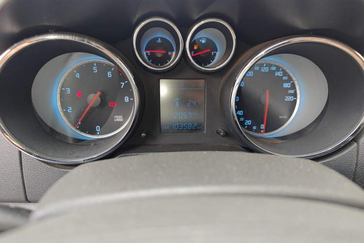 Used CHANGAN CS35 2014 1.6L Manual Luxury Model China IV Standard Odometer Close Up