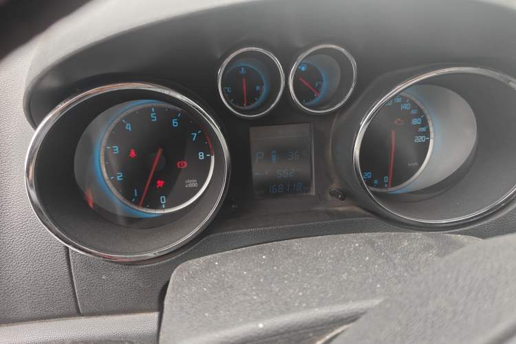 Used CHANGAN CS35 2014 1.6L Automatic Luxury Navigation Model China IV Standard Odometer Close Up