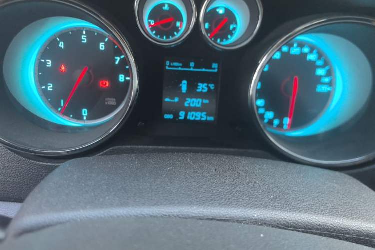 Used CHANGAN CS35 2014 1.6L Manual Luxury Model China IV Standard Odometer Close Up
