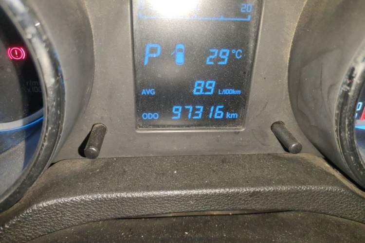 Used CHANGAN CS35 2014 1.6L Automatic Luxury Model China IV Standard Odometer Close Up