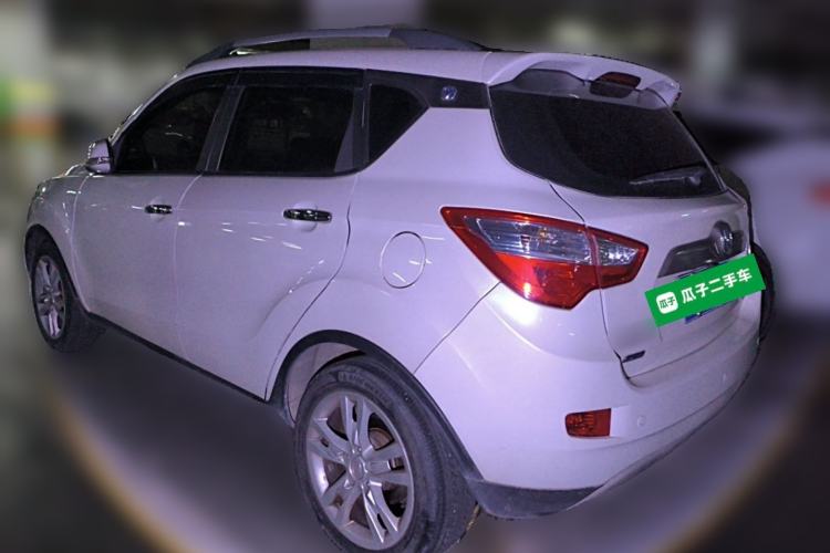 Used CHANGAN CS35 2014 1.6L Automatic Luxury Model China IV Standard Rear Left 45 Deg