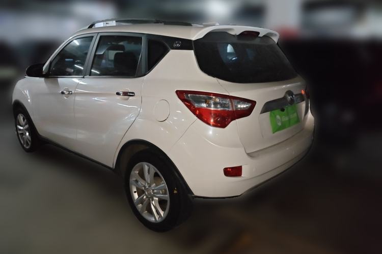 Used CHANGAN CS35 2014 1.6L Automatic Luxury Model China IV Standard Rear Left 45 Deg