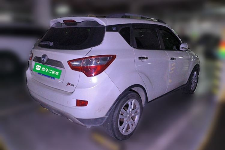 Used CHANGAN CS35 2014 1.6L Automatic Luxury Model China IV Standard Rear Right 45 Deg