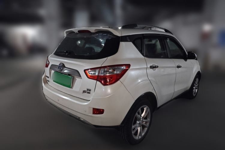 Used CHANGAN CS35 2014 1.6L Automatic Luxury Navigation Model China IV Standard Rear Right 45 Deg