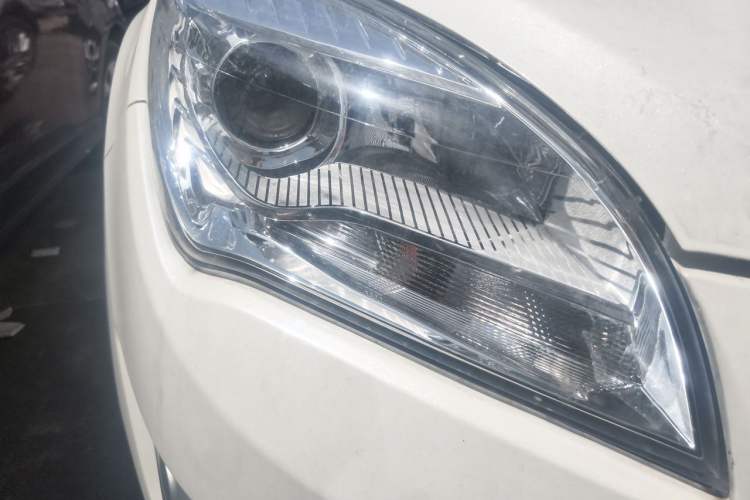 Used CHANGAN CS35 2014 1.6L Automatic Luxury Model China V Standard Right Front Headlight