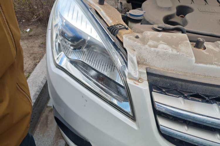 Used CHANGAN CS35 2014 1.6L Manual Luxury Model China V Standard Right Front Headlight