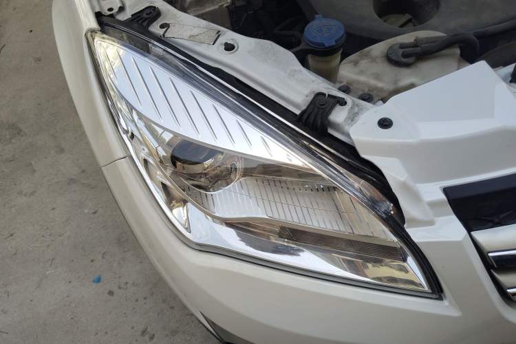 Used CHANGAN CS35 2014 1.6L Manual Luxury Model China IV Standard Right Front Headlight