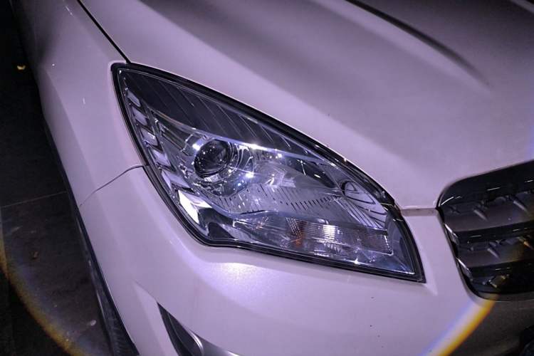 Used CHANGAN CS35 2014 1.6L Automatic Luxury Model China IV Standard Right Front Headlight