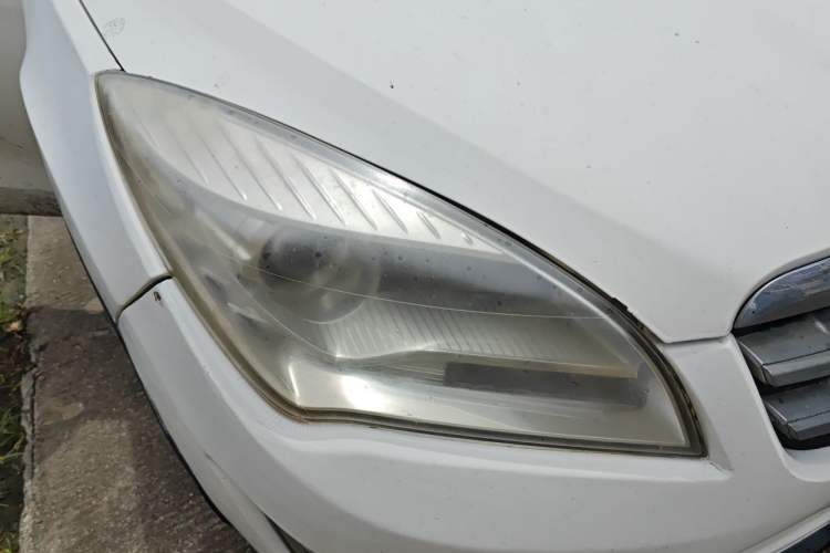 Used CHANGAN CS35 2014 1.6L Manual Luxury Model China IV Standard Right Front Headlight