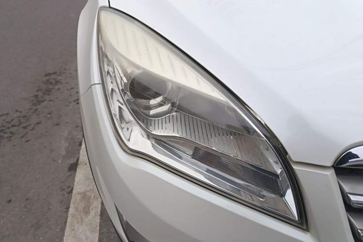 Used CHANGAN CS35 2014 1.6L Automatic Luxury Model China IV Standard Right Front Headlight