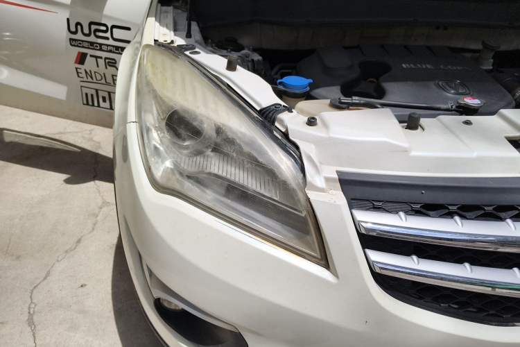 Used CHANGAN CS35 2014 1.6L Automatic Luxury Model China IV Standard Right Front Headlight