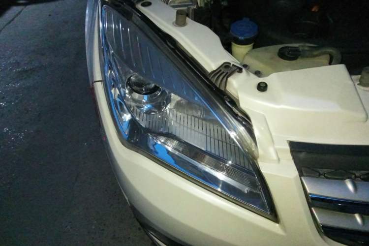 Used CHANGAN CS35 2014 1.6L Automatic Luxury Model China V Standard Right Front Headlight