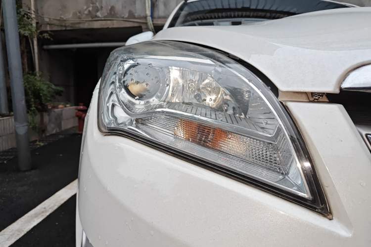 Used CHANGAN CS35 2014 1.6L Manual Luxury Model China IV Standard Right Front Headlight