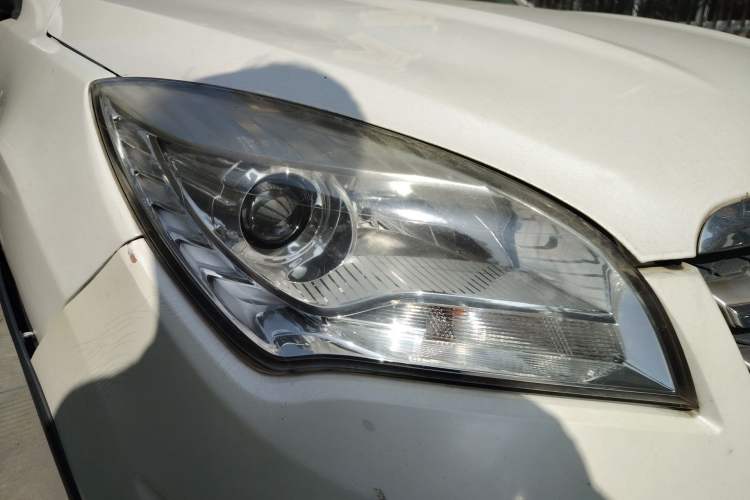Used CHANGAN CS35 2014 1.6L Manual Luxury Model China IV Standard Right Front Headlight