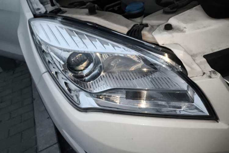 Used CHANGAN CS35 2014 1.6L Automatic Luxury Model China IV Standard Right Front Headlight