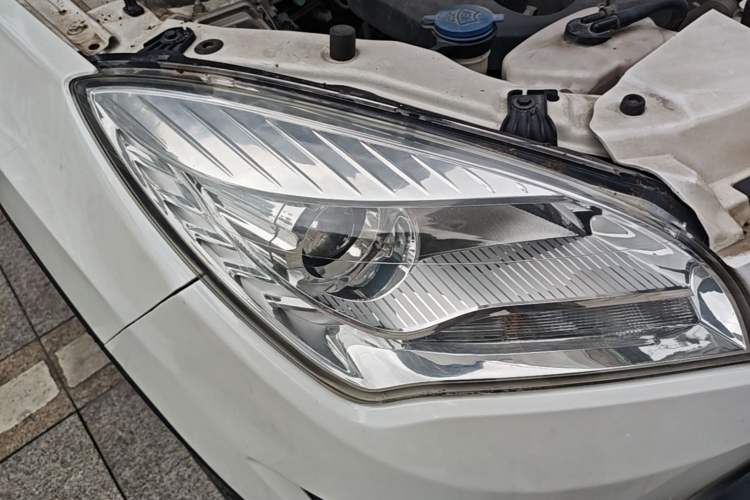 Used CHANGAN CS35 2014 1.6L Manual Luxury Model China IV Standard Right Front Headlight
