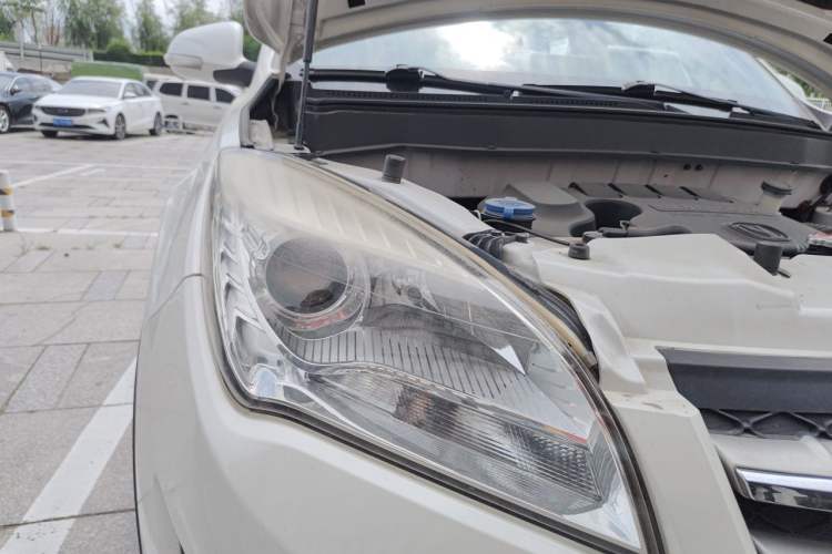 Used CHANGAN CS35 2014 1.6L Manual Comfort Version China IV Standard Right Front Headlight