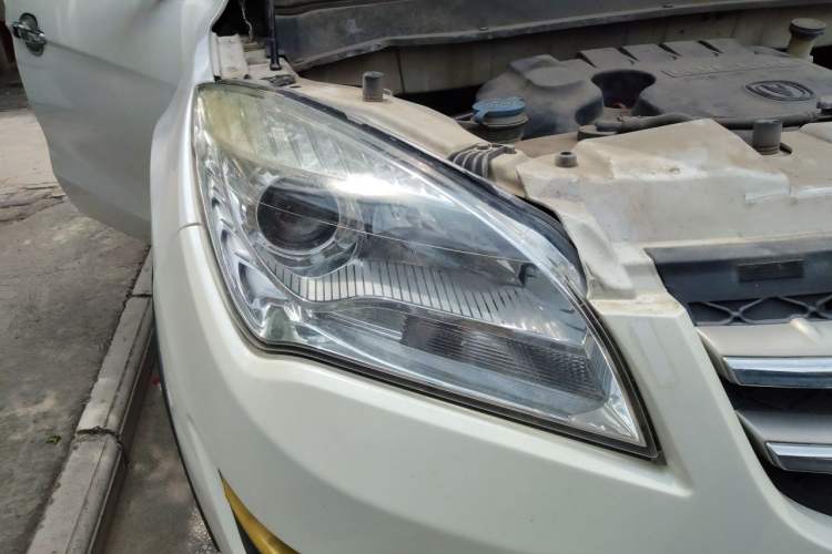 Used CHANGAN CS35 2014 1.6L Manual Luxury Model China IV Standard Right Front Headlight
