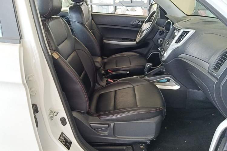 Used CHANGAN CS35 2014 1.6L Automatic Luxury Model China IV Standard Right Front Seat