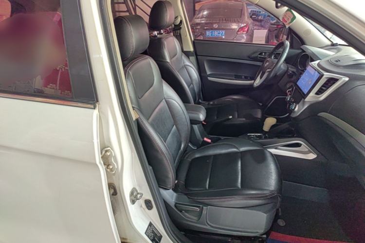 Used CHANGAN CS35 2014 1.6L Automatic Luxury Model China IV Standard Right Front Seat