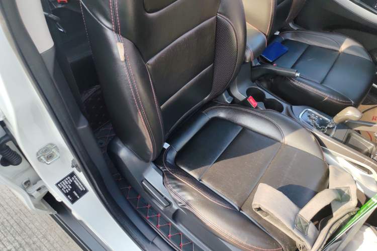 Used CHANGAN CS35 2014 1.6L Automatic Luxury Model China IV Standard Right Front Seat