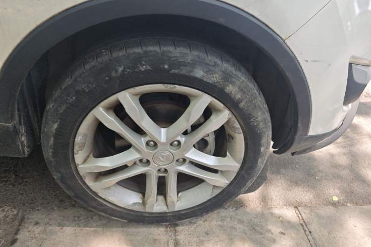 Used CHANGAN CS35 2014 1.6L Manual Luxury Model China IV Standard Right Front Wheel Hub
