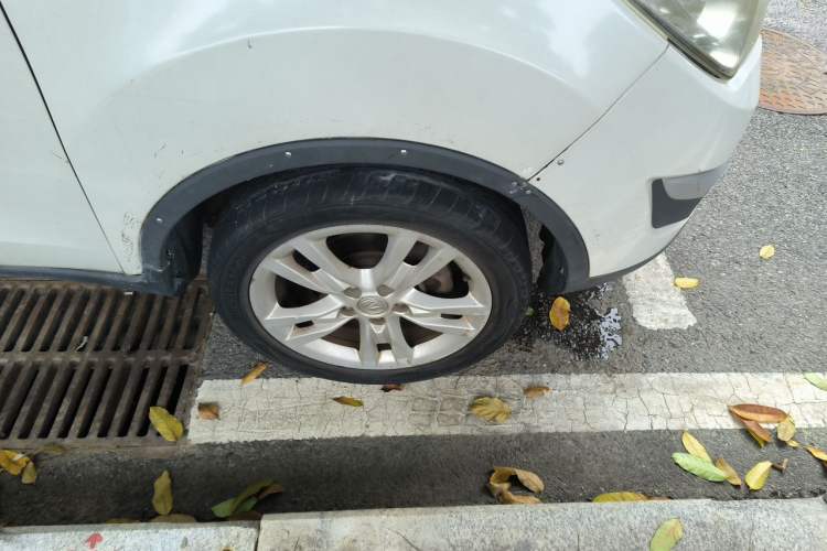 Used CHANGAN CS35 2014 1.6L Automatic Luxury Model China IV Standard Right Front Wheel Hub