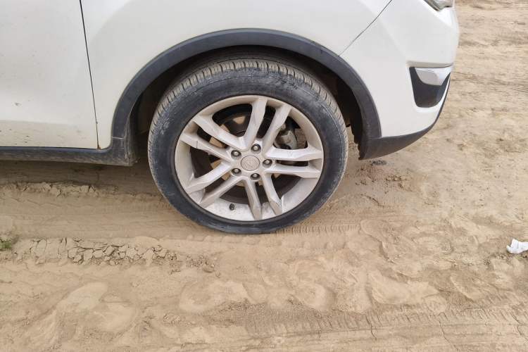 Used CHANGAN CS35 2014 1.6L Manual Luxury Model China IV Standard Right Front Wheel Hub