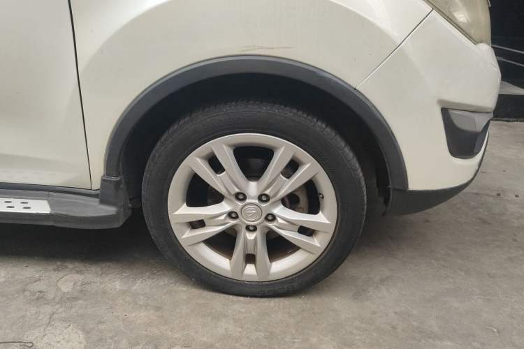 Used CHANGAN CS35 2014 1.6L Automatic Luxury Navigation Model China IV Standard Right Front Wheel Hub